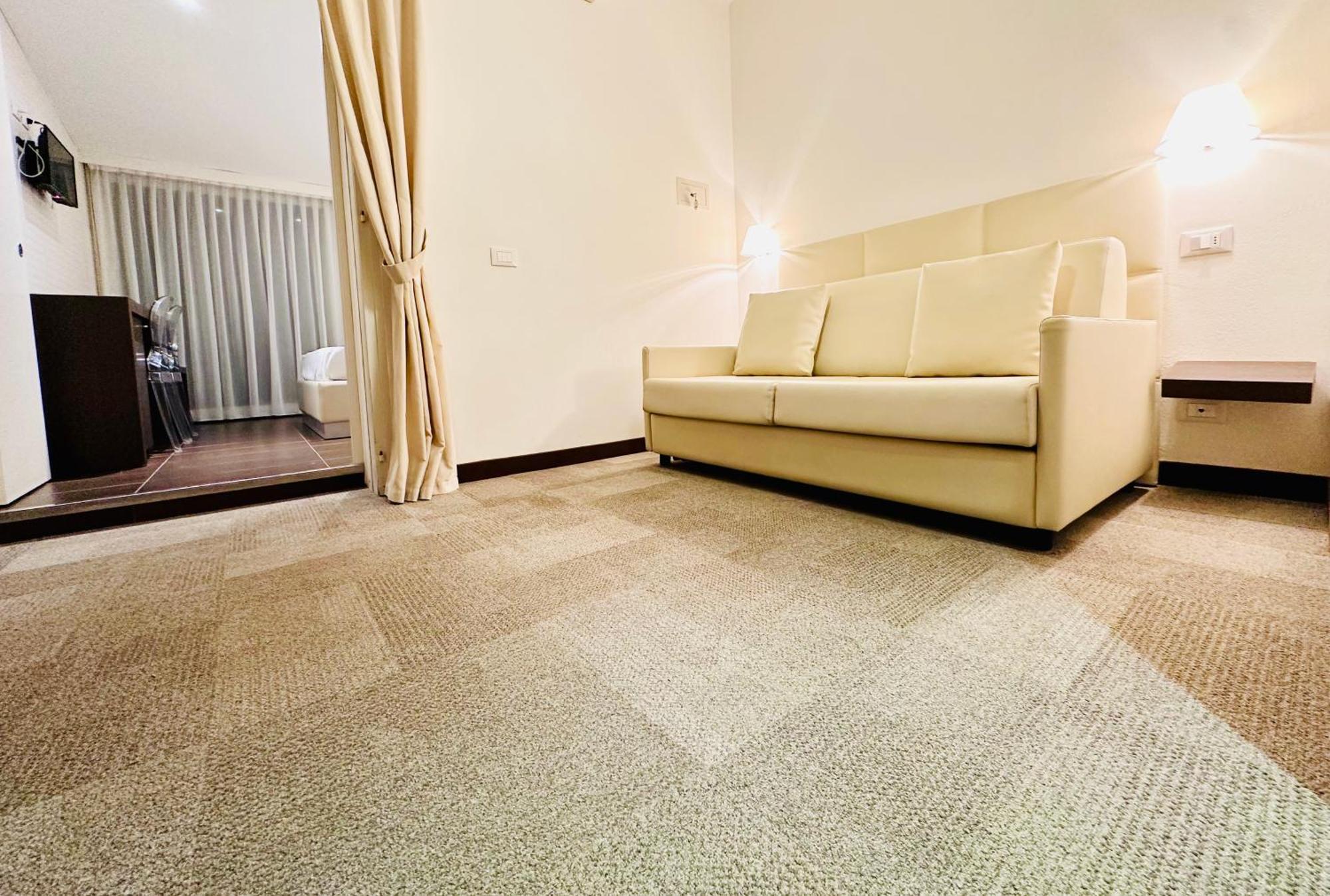 Hotel Miramare - Spa & Suites - Free Breakfast & Brunch Until 13-00 Cervia Habitación foto